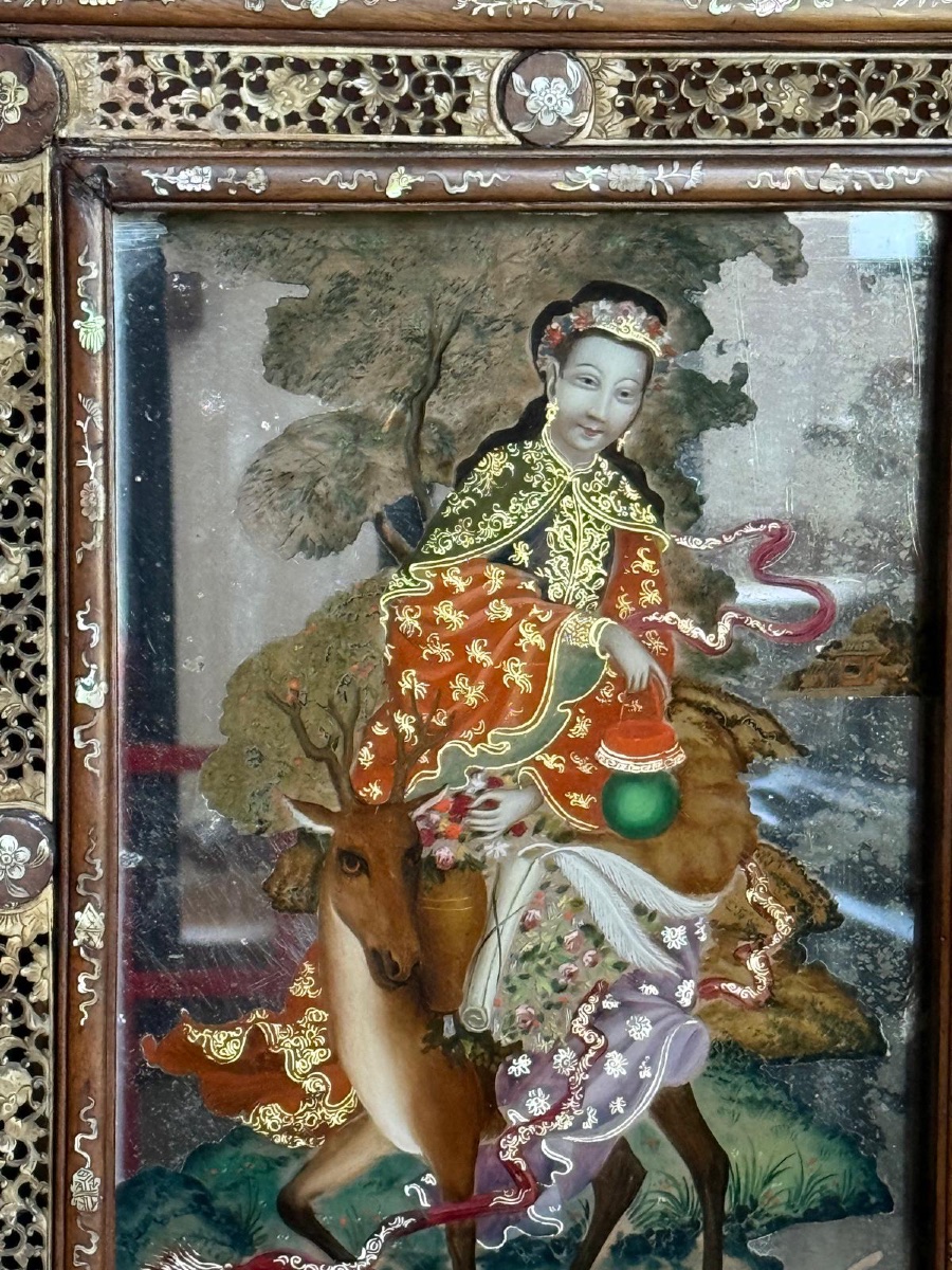 Specchio dipinto raffigurante una figura orientale a cavallo di un cervo, Cina, XIX secolo-photo-2