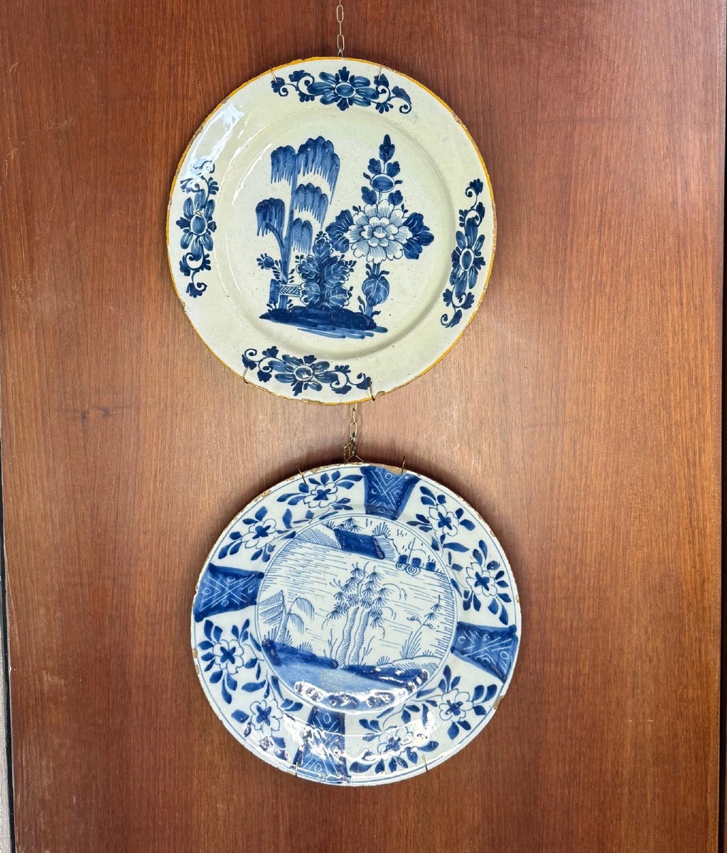Coppia di piatti in maiolica Manifattura Delft del XVII secolo
