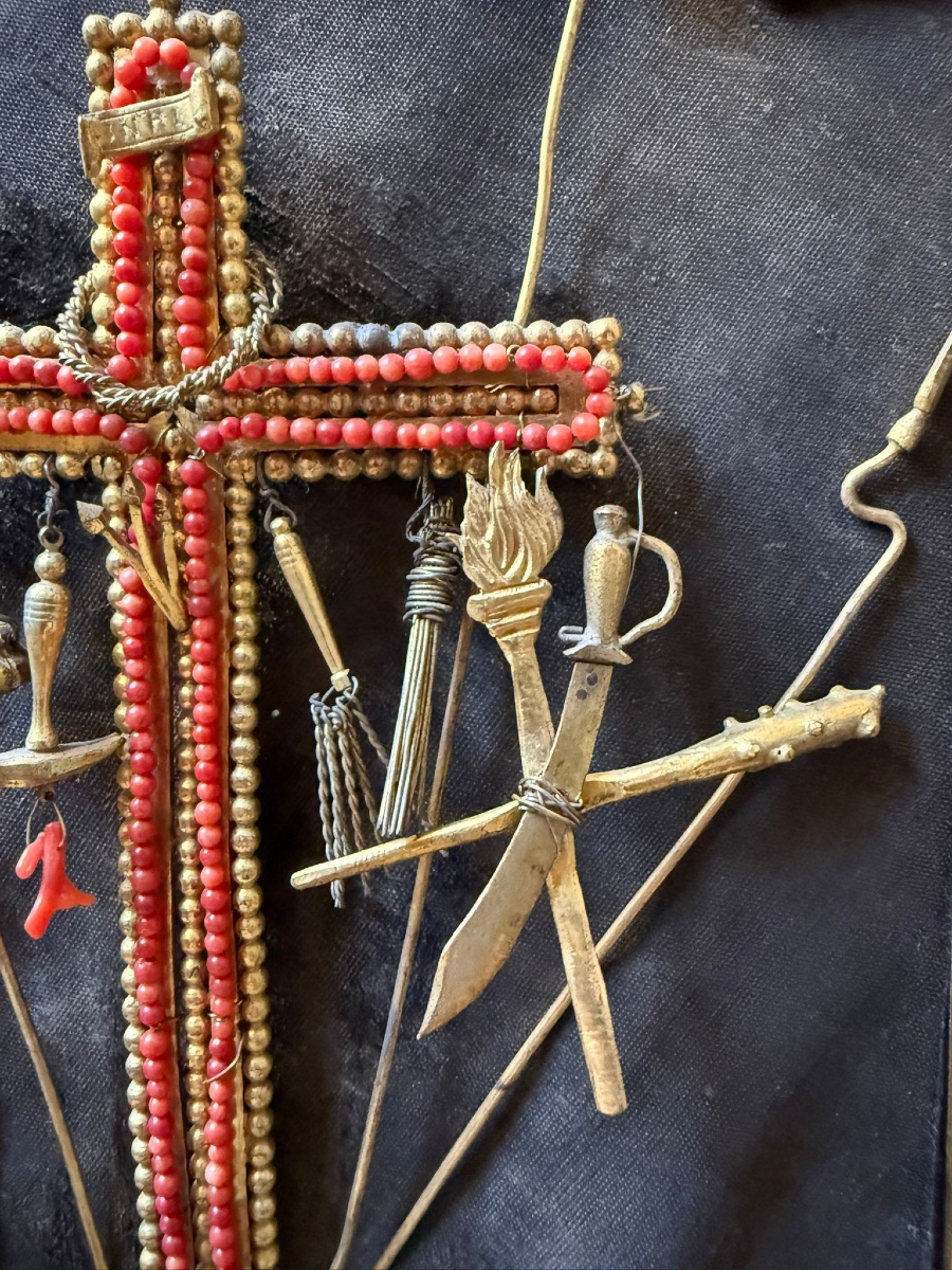 Altare votivo con crocefisso e simboli della Passione, Sicilia XVIII secolo-photo-4