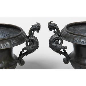 Coppia di vasi in bronzo 