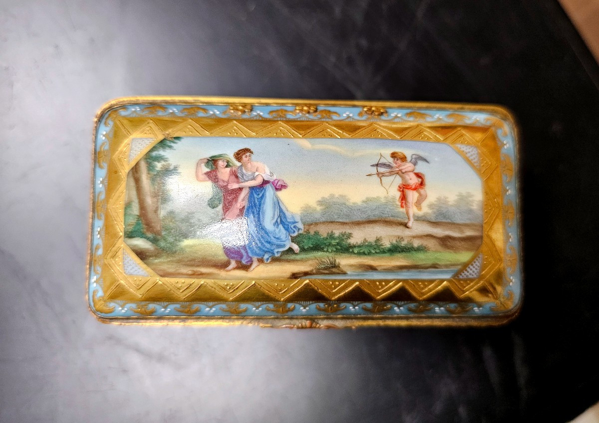 Tabacchiera in porcellana della Manifattura Imperiale di Vienna