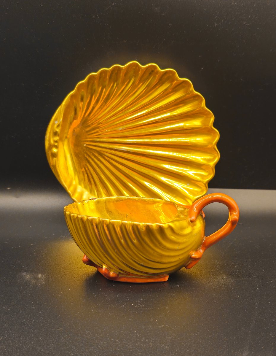 Tazzina con piattino in porcellana di Dagoty Parigi  a conchiglia con manico in corallo-photo-3