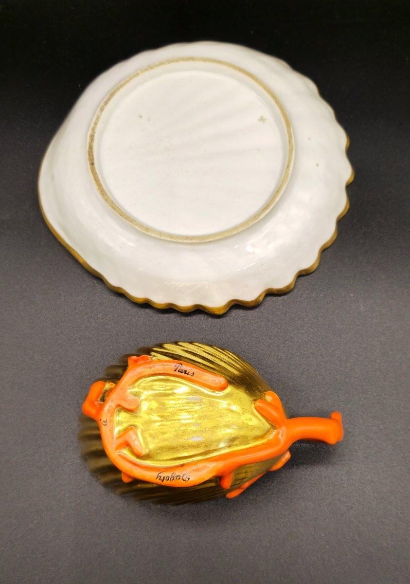 Tazzina con piattino in porcellana di Dagoty Parigi  a conchiglia con manico in corallo-photo-4