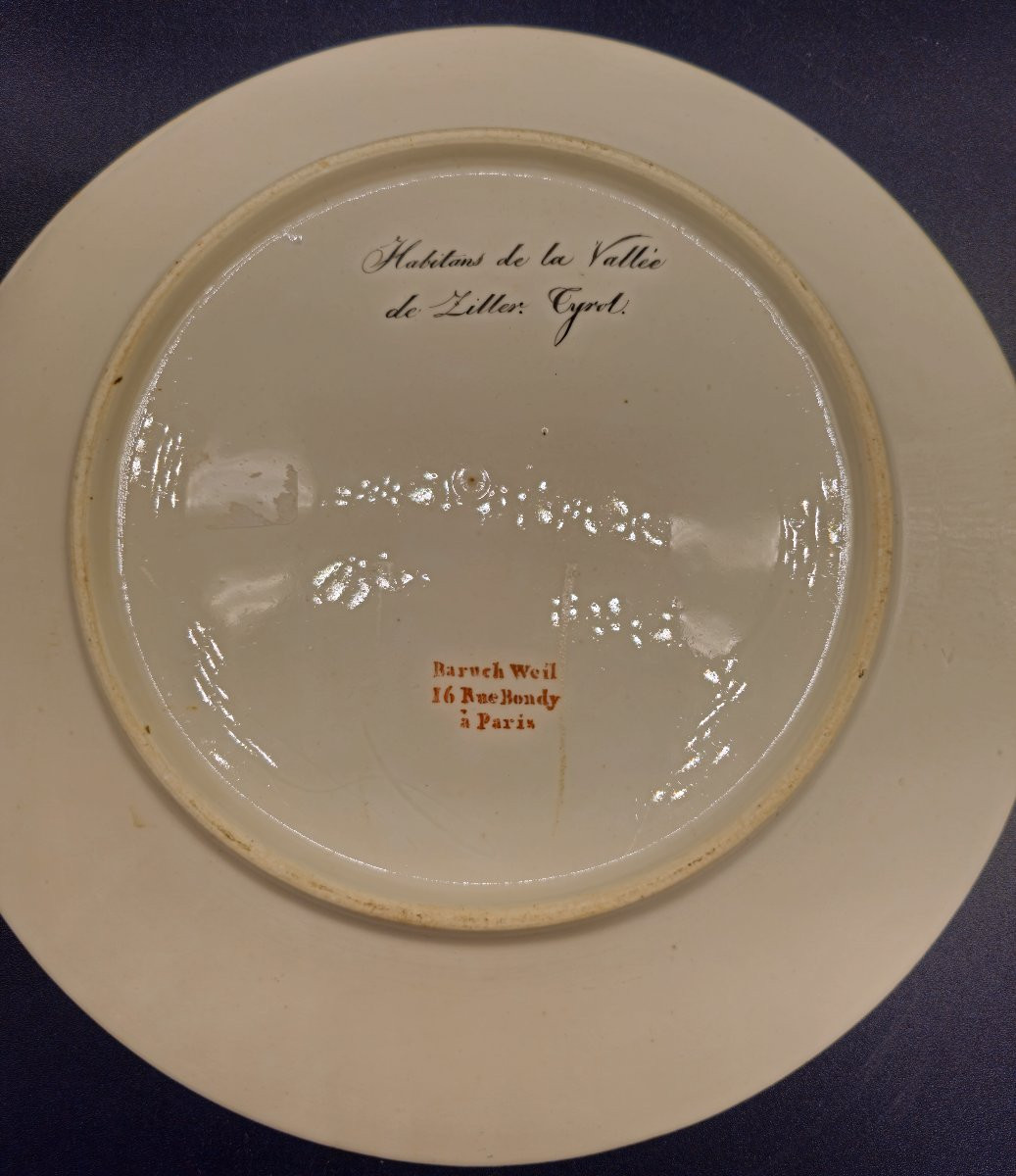 Piatto con i costumi degli abitanti della Valle del Tirolo Baruch Weil-photo-1