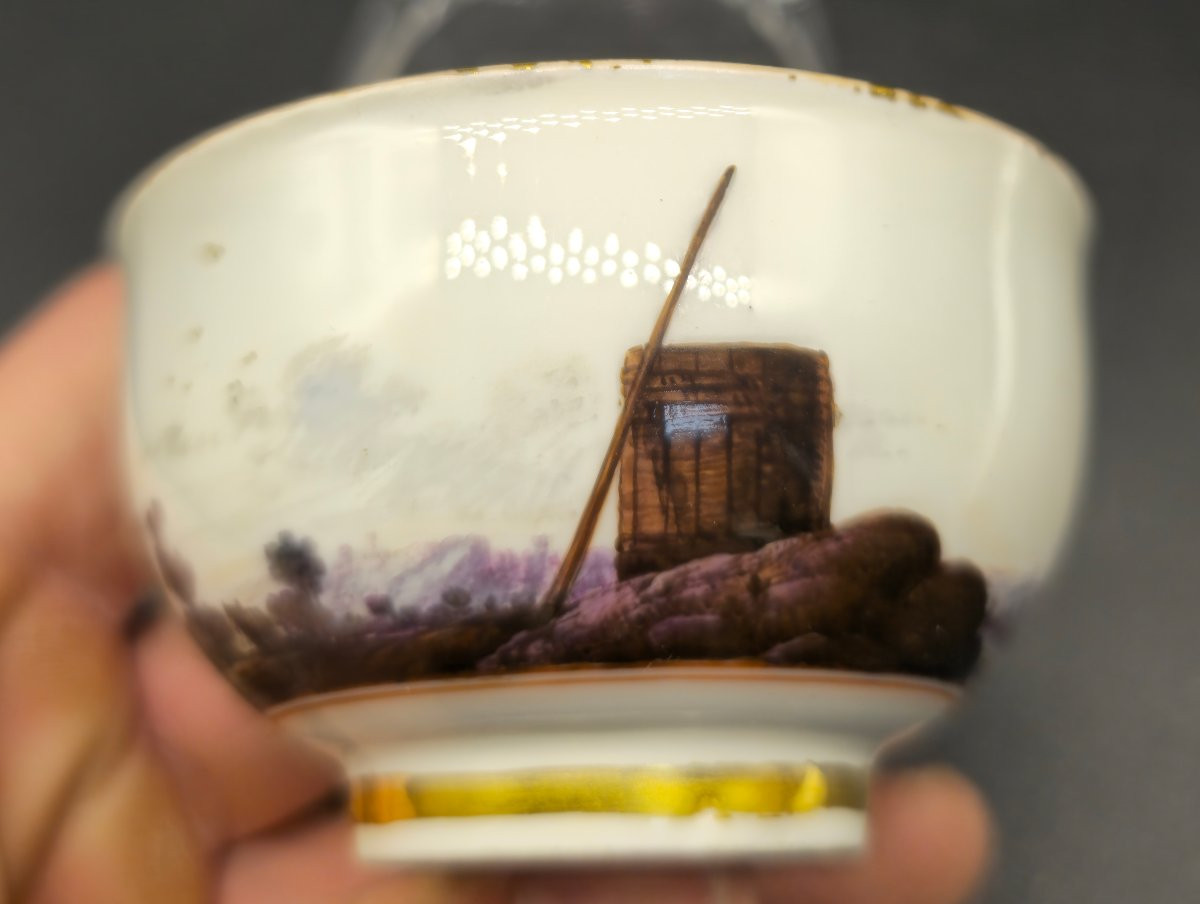 Tazzina con piattino in porcellana di Meissen con vedute di porto 1735-photo-3