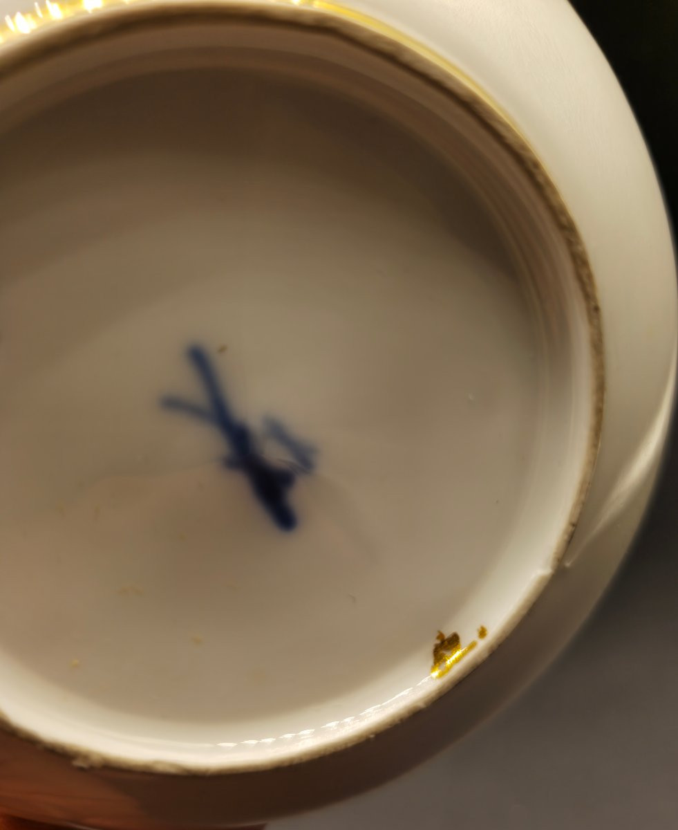 Tazzina con piattino in porcellana di Meissen con vedute di porto 1735-photo-6