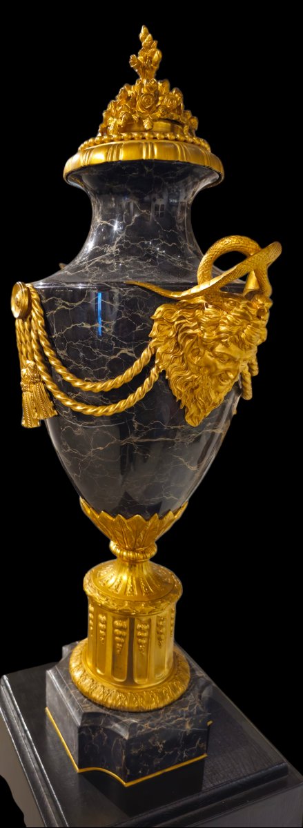 Vasi in marmo portoro e bronzi dorati Napoleone III-photo-3