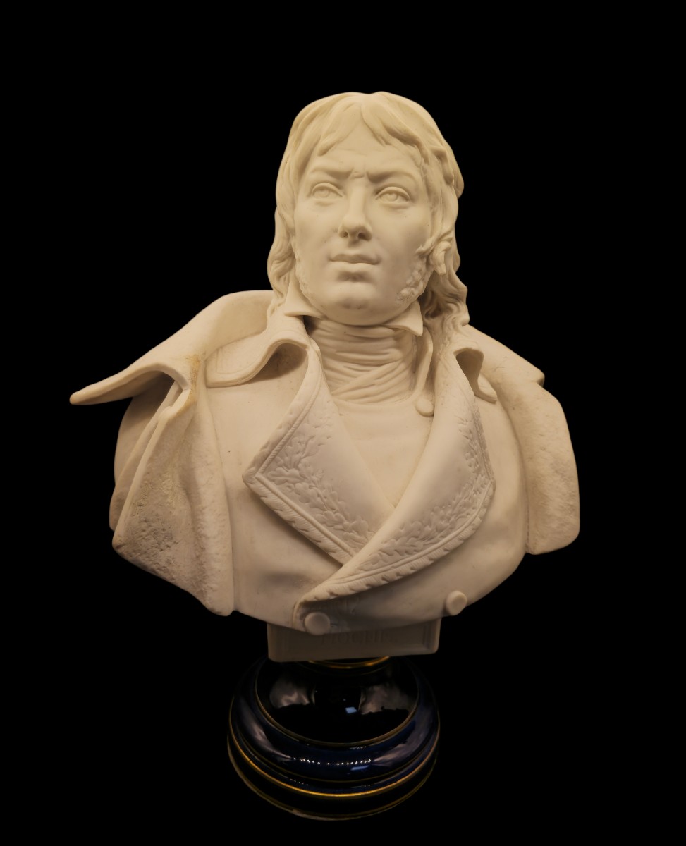 Coppia di busti in porcellana di Sevres raffiguranti Generali di Napoleone-photo-2