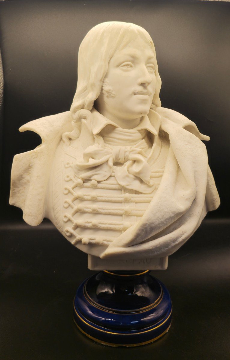 Coppia di busti in porcellana di Sevres raffiguranti Generali di Napoleone