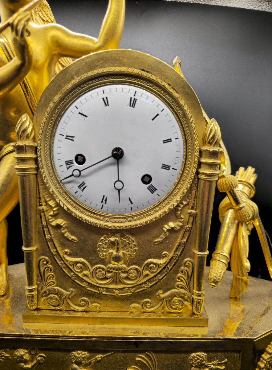 Orologio Direttorio, Cupido punge la farfalla-photo-3