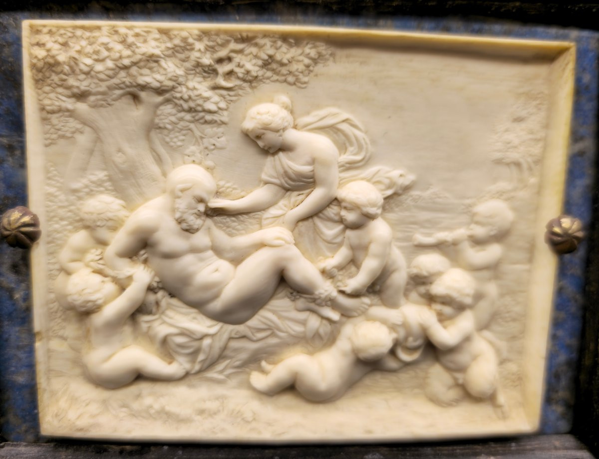 Rilievo in avorio La cattura del Sileno dormiente con cornice in legno, avorio e tartaruga -photo-4
