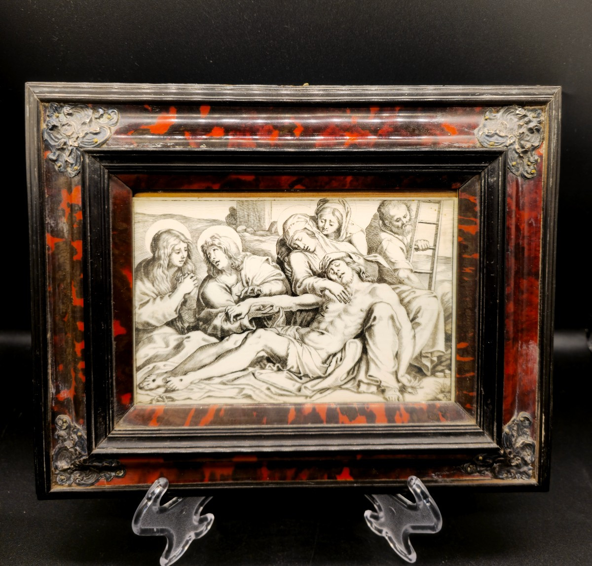 Pietà attribuita ad Annibale Carracci, incisione su avorio, cornice in tartaruga e argento