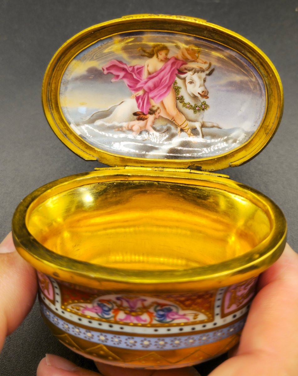 Tabacchiera Antica in Porcellana Vienna c.1820–30 – Diana e Endimione, Oro a Specchio-photo-3