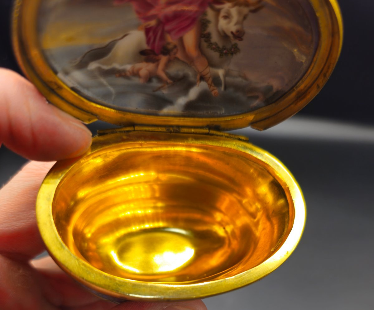 Tabacchiera Antica in Porcellana Vienna c.1820–30 – Diana e Endimione, Oro a Specchio-photo-1