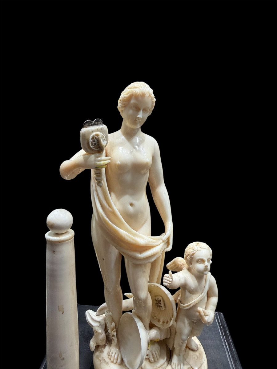 Venere e Amore in avorio, Dieppe fine XVII secolo, base in ebano e lapislazzuli-photo-4