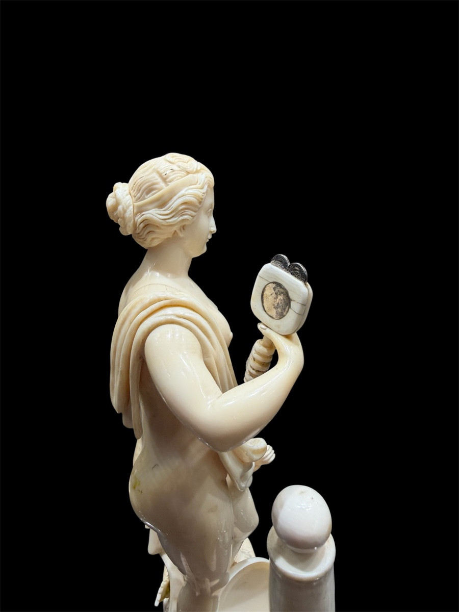 Venere e Amore in avorio, Dieppe fine XVII secolo, base in ebano e lapislazzuli-photo-6