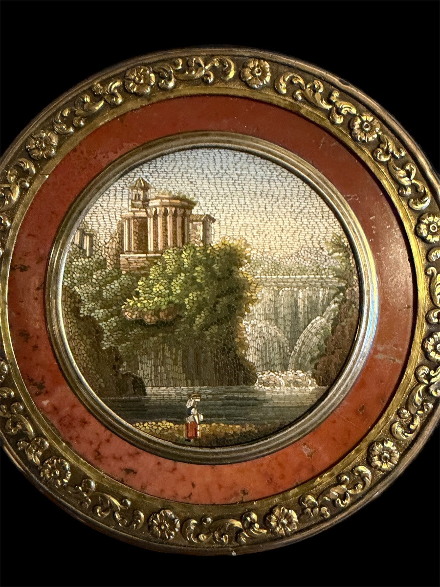 Tabacchiera vermeil, diaspro e tartaruga con micromosaico — Tempio della Sibilla, Tivoli-photo-2