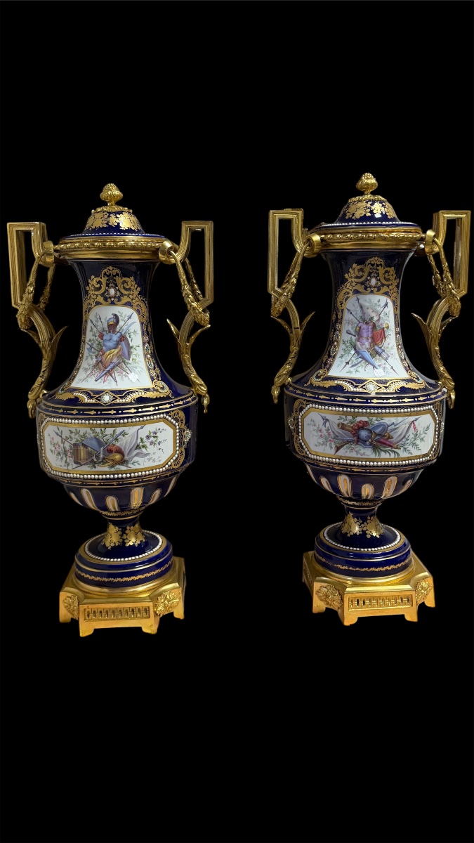 Coppia di Vasi in Porcellana di Sèvres e Bronzo Dorato, Decoro a Gioiello, 1840/1850-photo-2