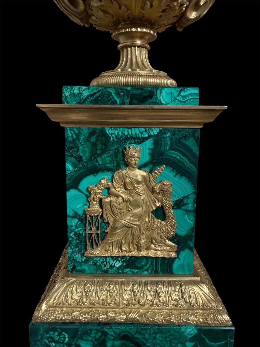 Coppia di vasi in bronzo dorato su basi in malachite, manifattura russa imperiale, XIX sec.-photo-6