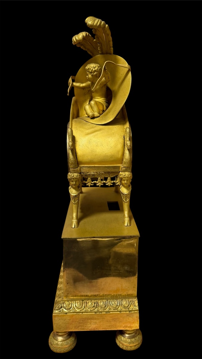 Orologio Impero “al cappello bicorno napoleonico” con putto, bronzo dorato, Parigi 1805-1810-photo-3