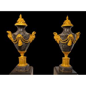 Vasi in marmo portoro e bronzi dorati Napoleone III