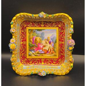 Piccolo vassoio in porcellana Vienna 1830/40, Tancredi soccorre Erminia