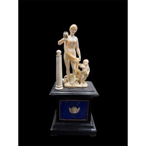 Venere e Amore in avorio, Dieppe fine XVII secolo, base in ebano e lapislazzuli