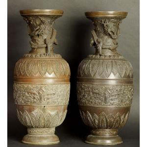 Pair Of Giant Vases, Bronze, China, Qing Dynasty, 17th/18th Century.