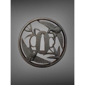 Iron Tsuba Maru Gata With Crane Decoration - Edo Period - D. 8.4 Cm. 