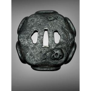 Tsuba Kawari Gata With Skull Decoration - Edo Period - H. 9 Cm. 