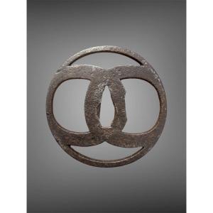 Wrought-iron Tsuba Maru-gata With Disc Motif - Edo Period (1603-1868).