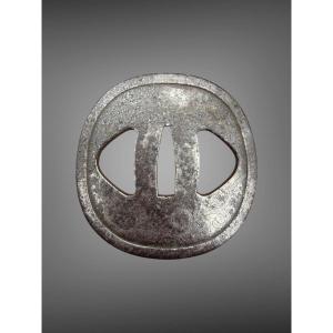 Wrought-iron Kaku-maru-gata Tsuba With Interlacing Design - Edo Period (1603-1868).