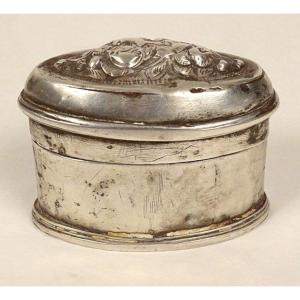 Oval Shadow Box Sterling Silver Savoy Foliage Eighteenth Century