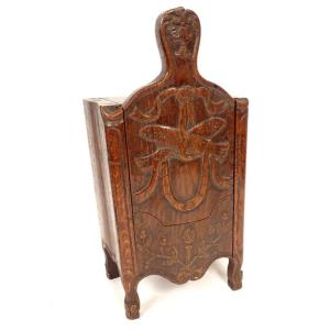 Farini&egrave;re Proven&ccedil;ale Fariniero Walnut Carved Fish Flambeau Ribbon XVIIIth