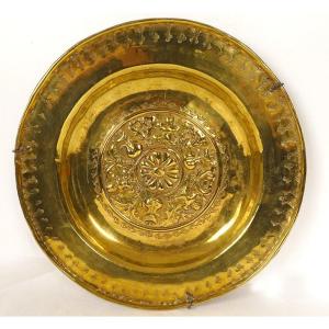 Quest Dish With Offerings Brass Rosette Germany Nuremberg XVIIth Century