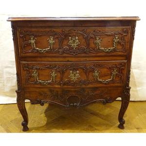 Small Provençal Sauteuse Commode Walnut Carved Bronze Shells XVIIIth