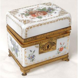 White Opaline Box Gilding Flowers Gilded Brass Charles X 19th Century