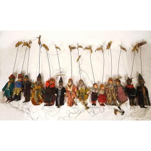 Set Of 14 Czech Rod Puppets Devil King Queen Magician 19th Century