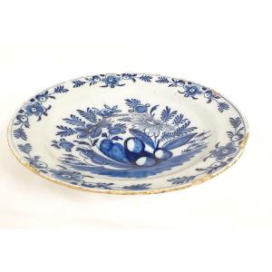 Large Round Dish With Navel, Delft Earthenware, White And Blue, With Bouquets Of Flowers, 18th Century