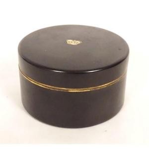 Small Round Lacquered Japanese Box With Gold Crown Inlay, 19th Century