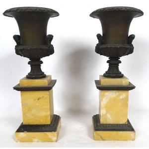 Pair Of Medici Marble Cassolettes With Siena Bronze Lion Vases, 19th Century Restoration Period