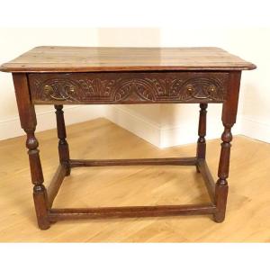 English Lowboy Table In Carved Oak, England, George I Period, 18th Century