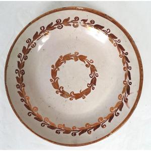 Round Hispano-moresque Earthenware Dish, Manises, Spain, Floral Reflections, 19th Century
