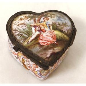 Small Enamel Box With Romantic Scenes And Plant Scrolls 18th Century
