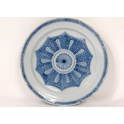 Large Flat Round Dutch Delftware Delft Rose Flower XVII Century
