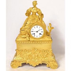 Romantic Gilt Bronze Clock Young Elegant Woman Reading Nineteenth Clock