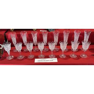 16 Saint Louis Crystal Glasses, Roemer Pattern