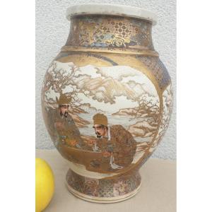Satsuma Vase Meiji Period Gold Decorations
