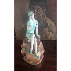 Nice 1925 Art Deco Porcelain Bathtub Box