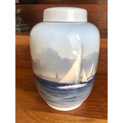 Porcelain Covered Pot Royal Copenhagen Denmark